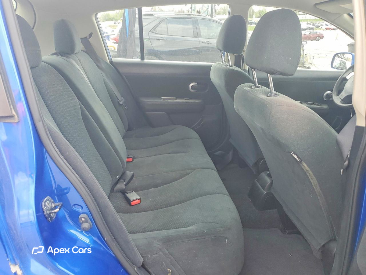 Nissan Versa 2011