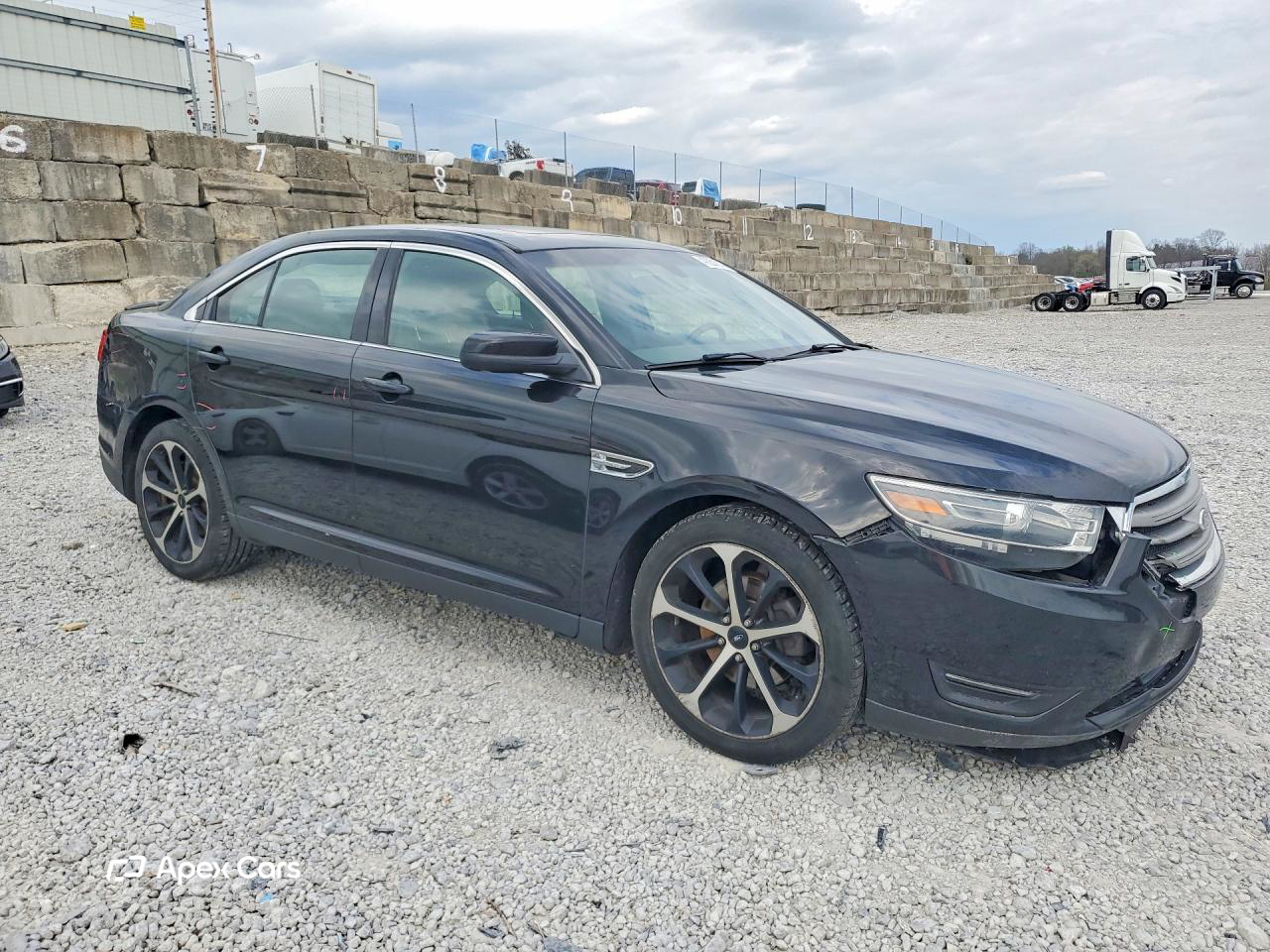 Ford Taurus 2015