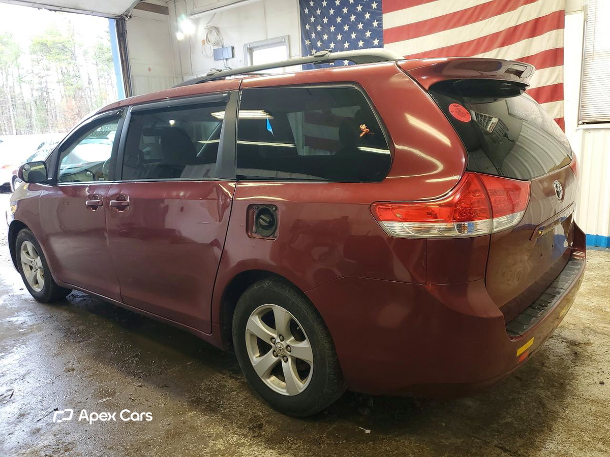 Toyota Sienna 2011