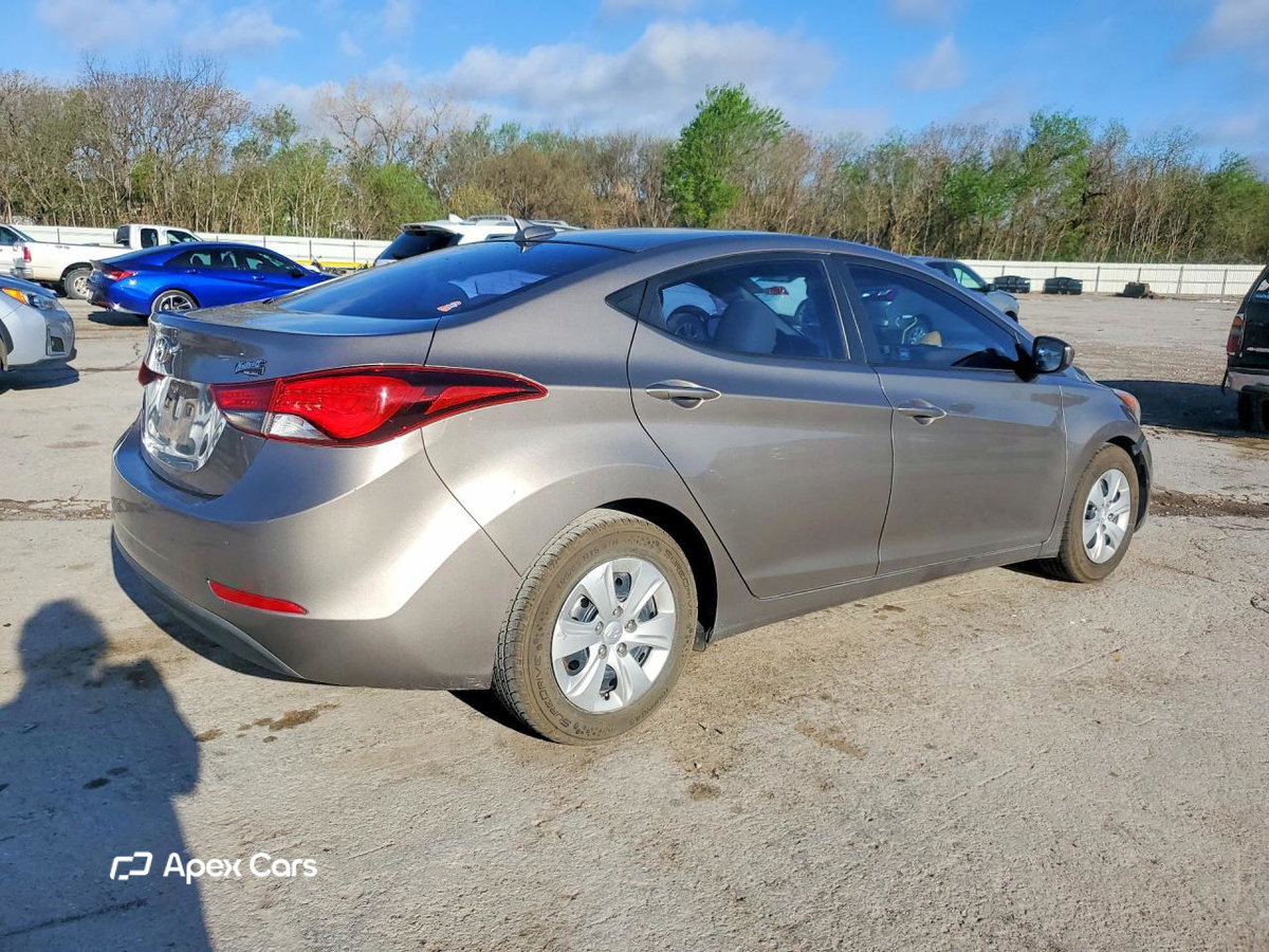 Hyundai Elantra 2016
