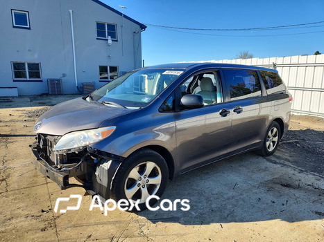 Toyota Sienna 2013 - Image 1 of 14