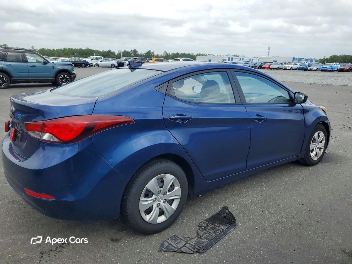 Hyundai Elantra 2016