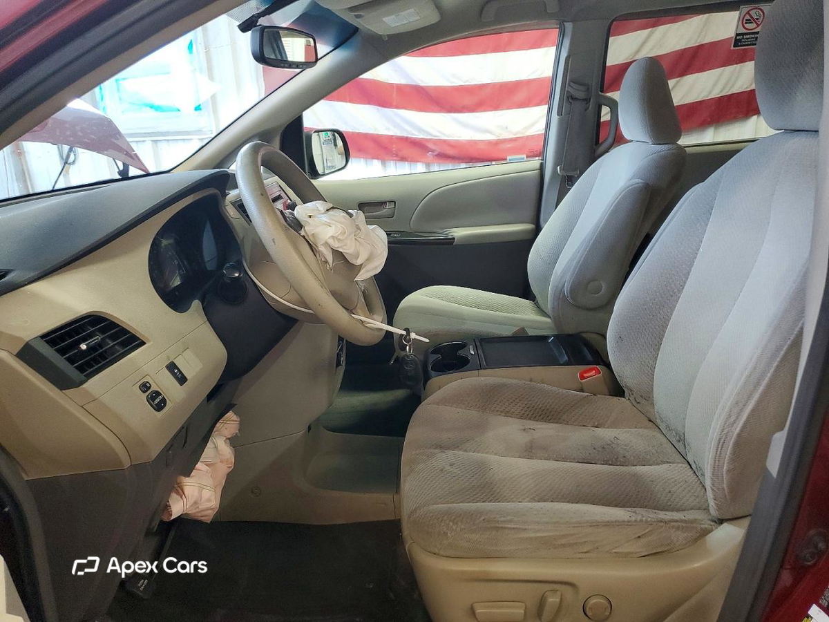 Toyota Sienna 2011