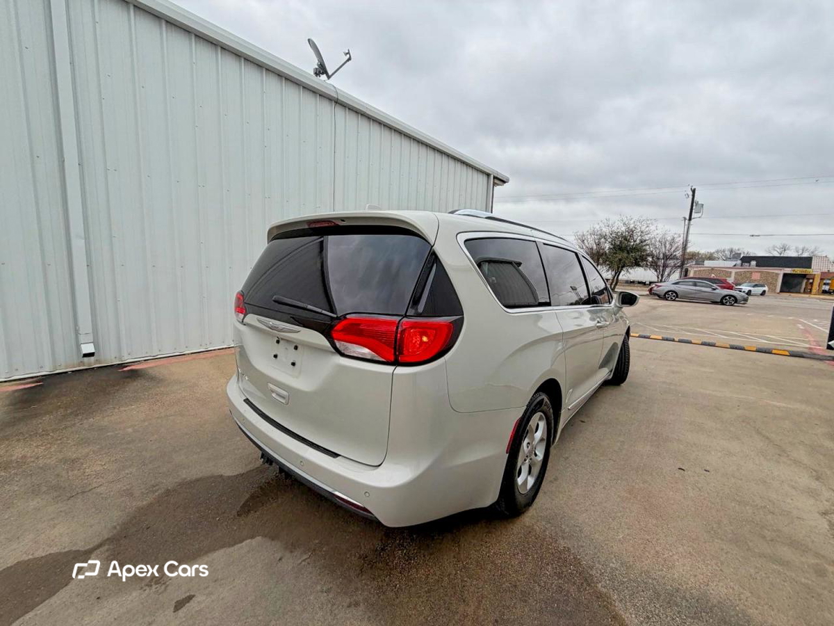 Chrysler Pacifica 2017
