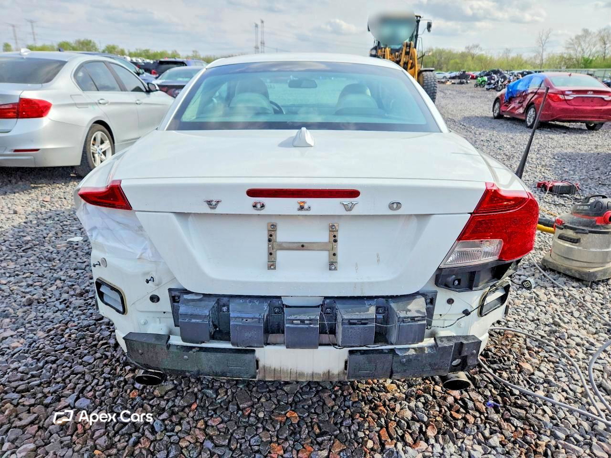 Volvo C70 2011