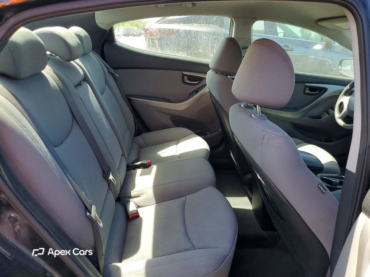 Hyundai Elantra 2013