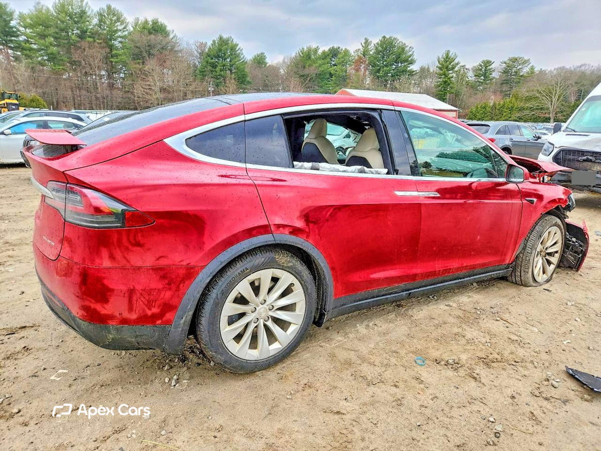 Tesla Model X 2021