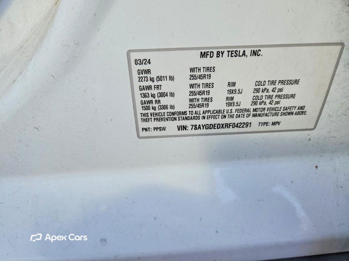 Tesla Model Y 2024