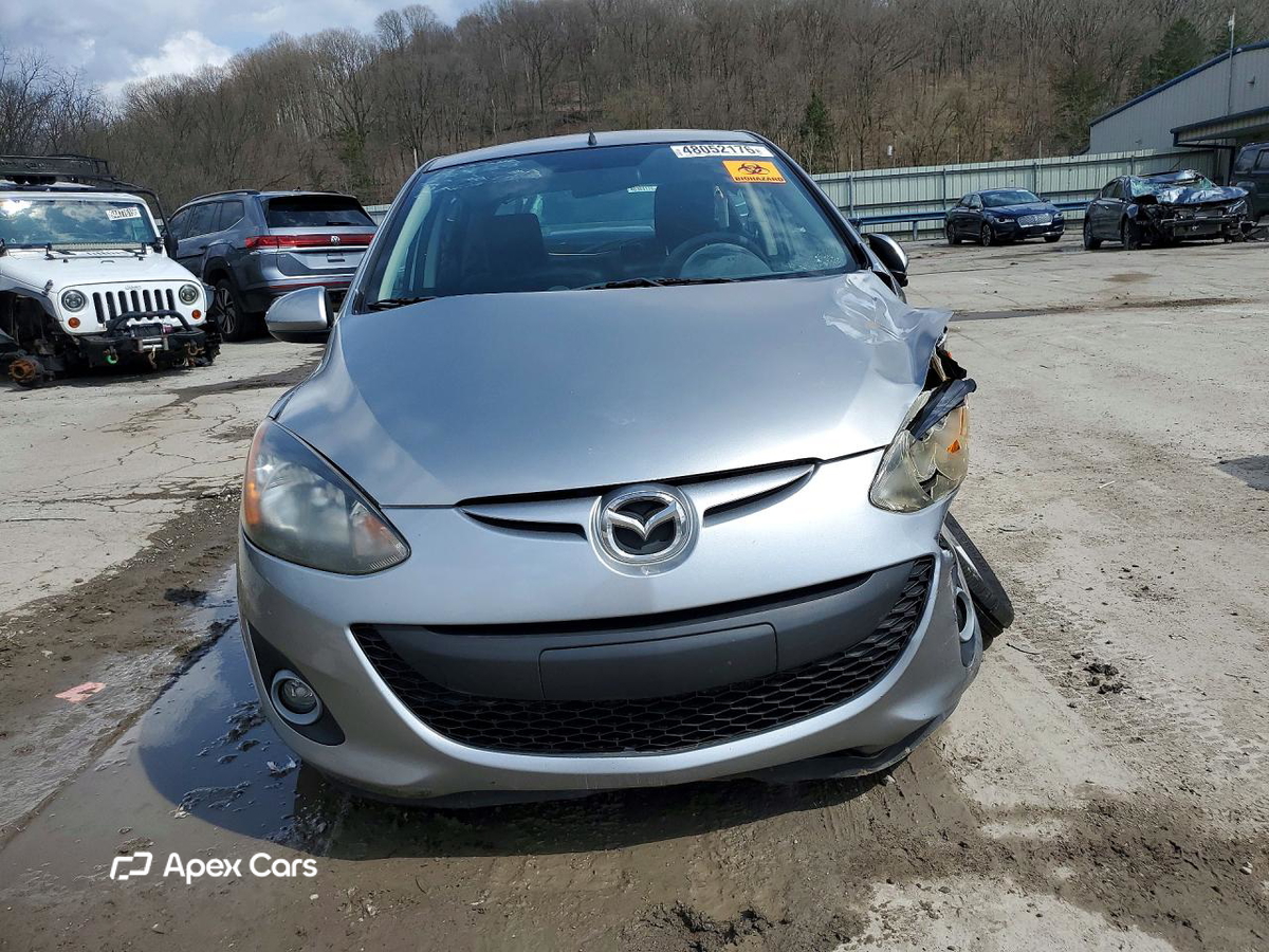 Mazda 2 2011