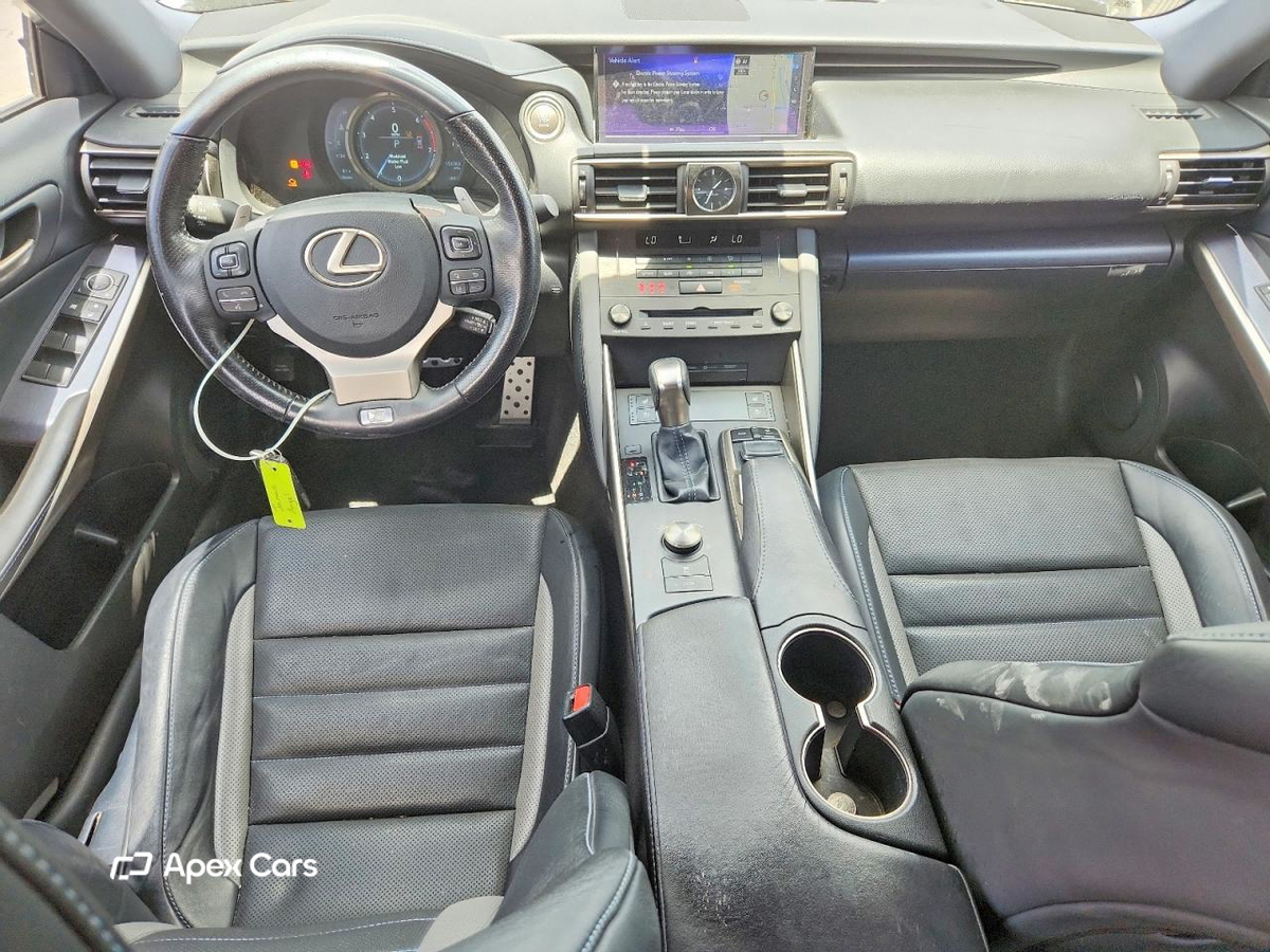 Lexus IS 2020