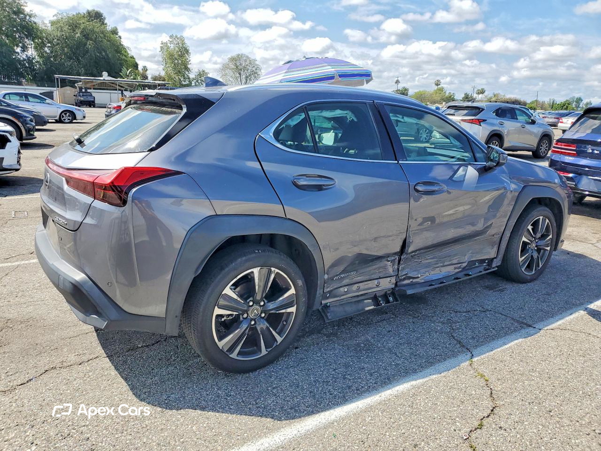 Lexus UX 2021
