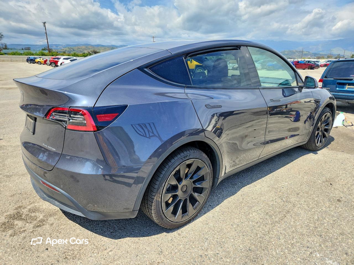 Tesla Model Y 2021