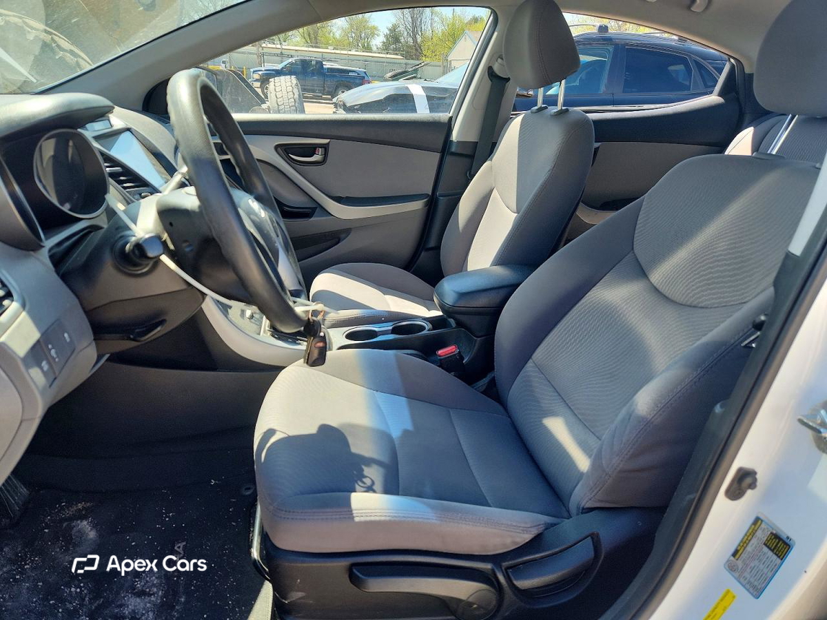 Hyundai Elantra 2016