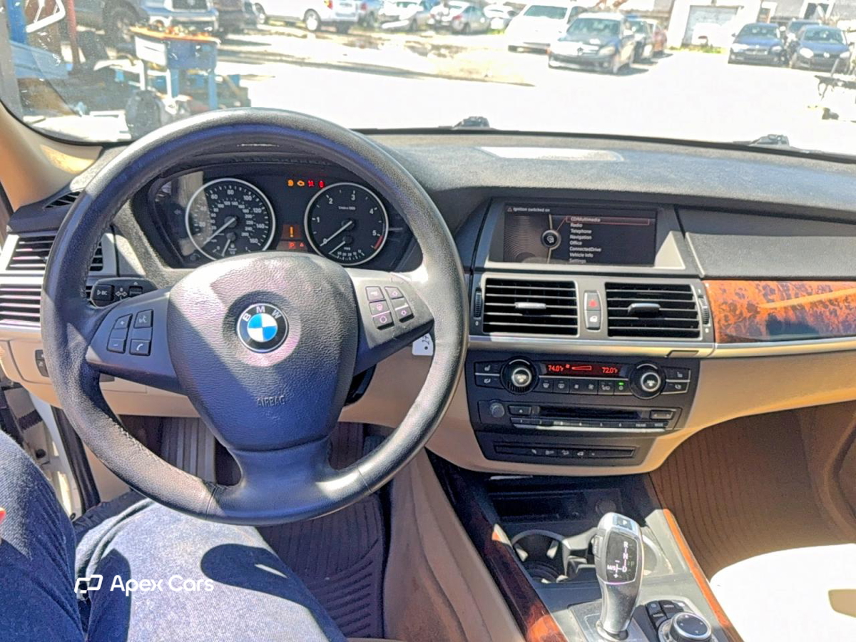 BMW X5 2011