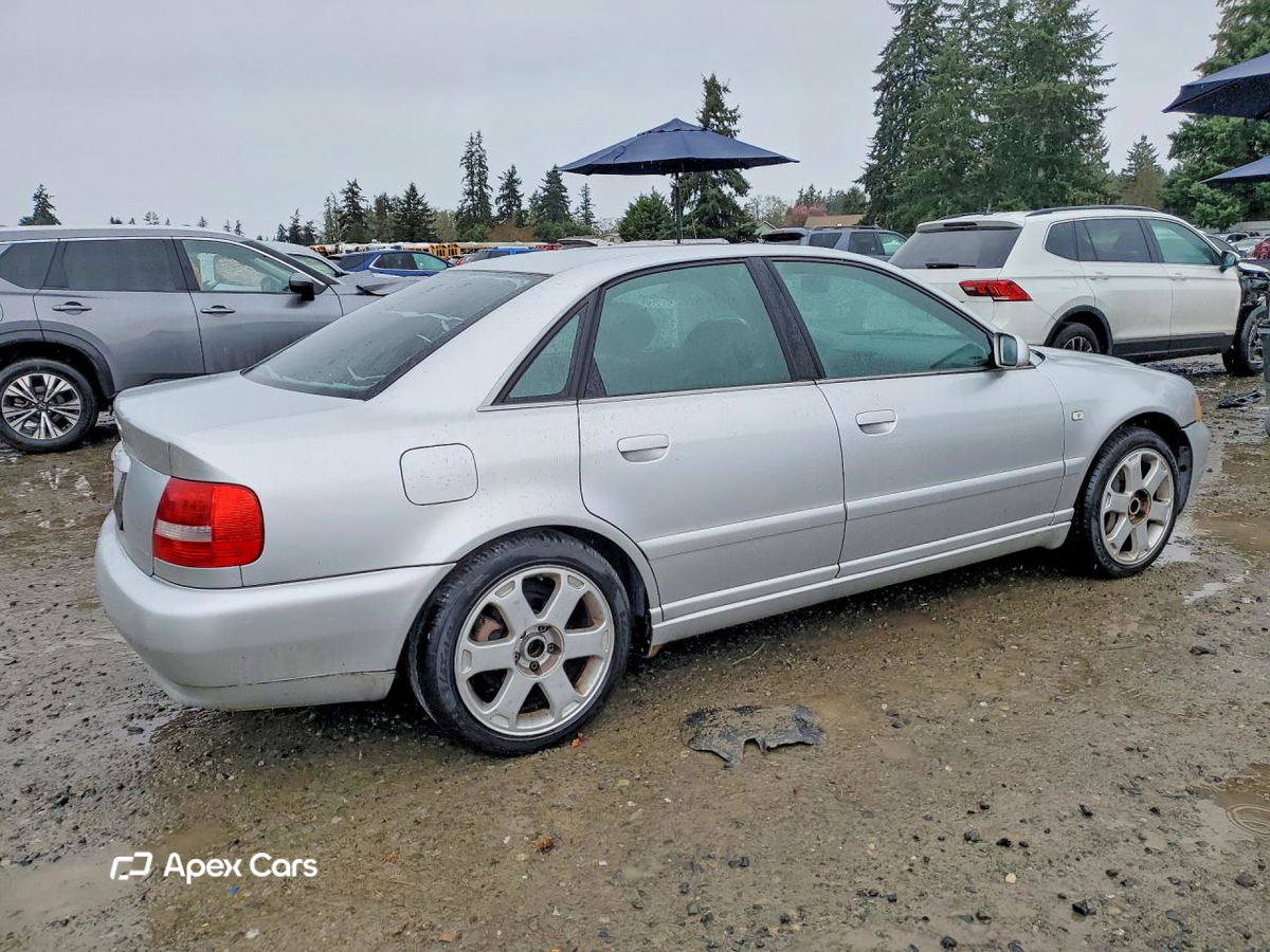 Audi RS4 2000
