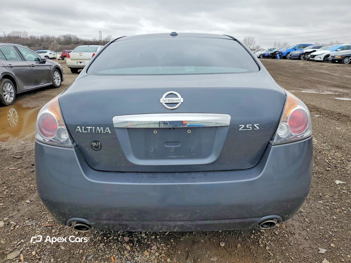 Nissan Altima 2010