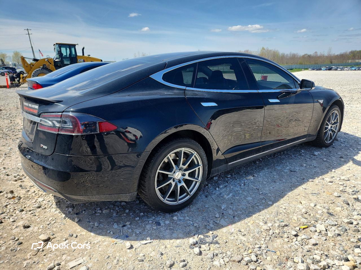 Tesla Model S 2013