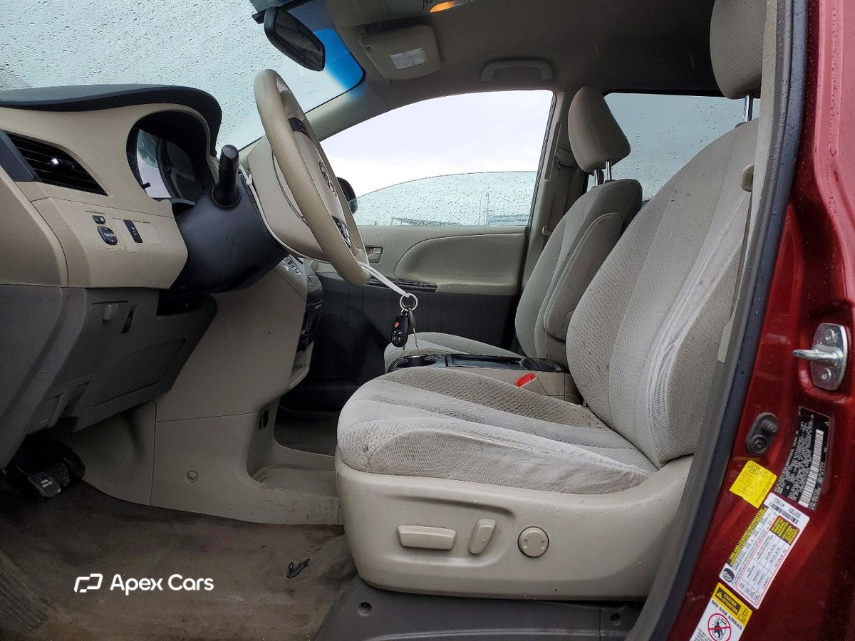 Toyota Sienna 2011