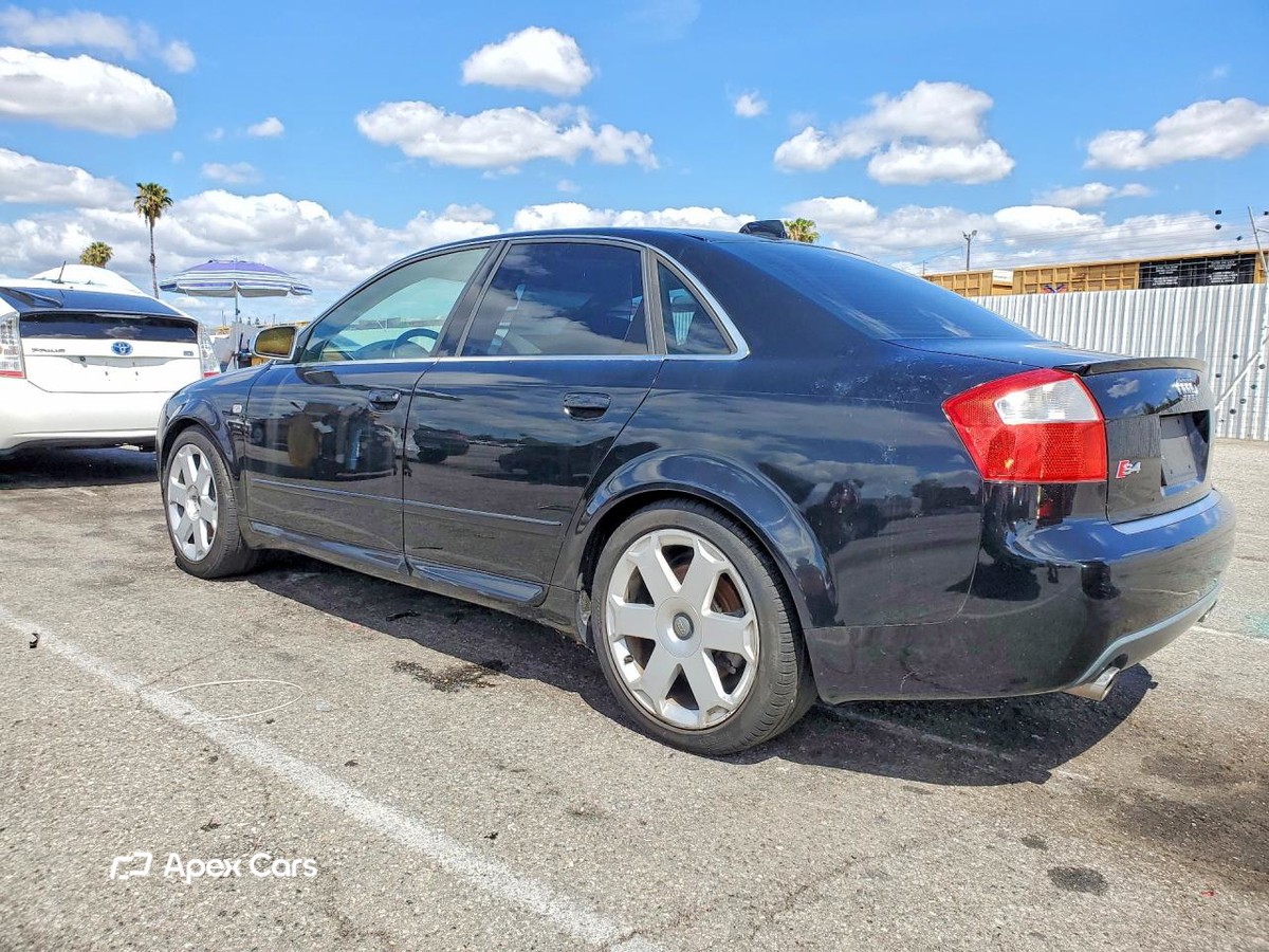 Audi RS4 2004