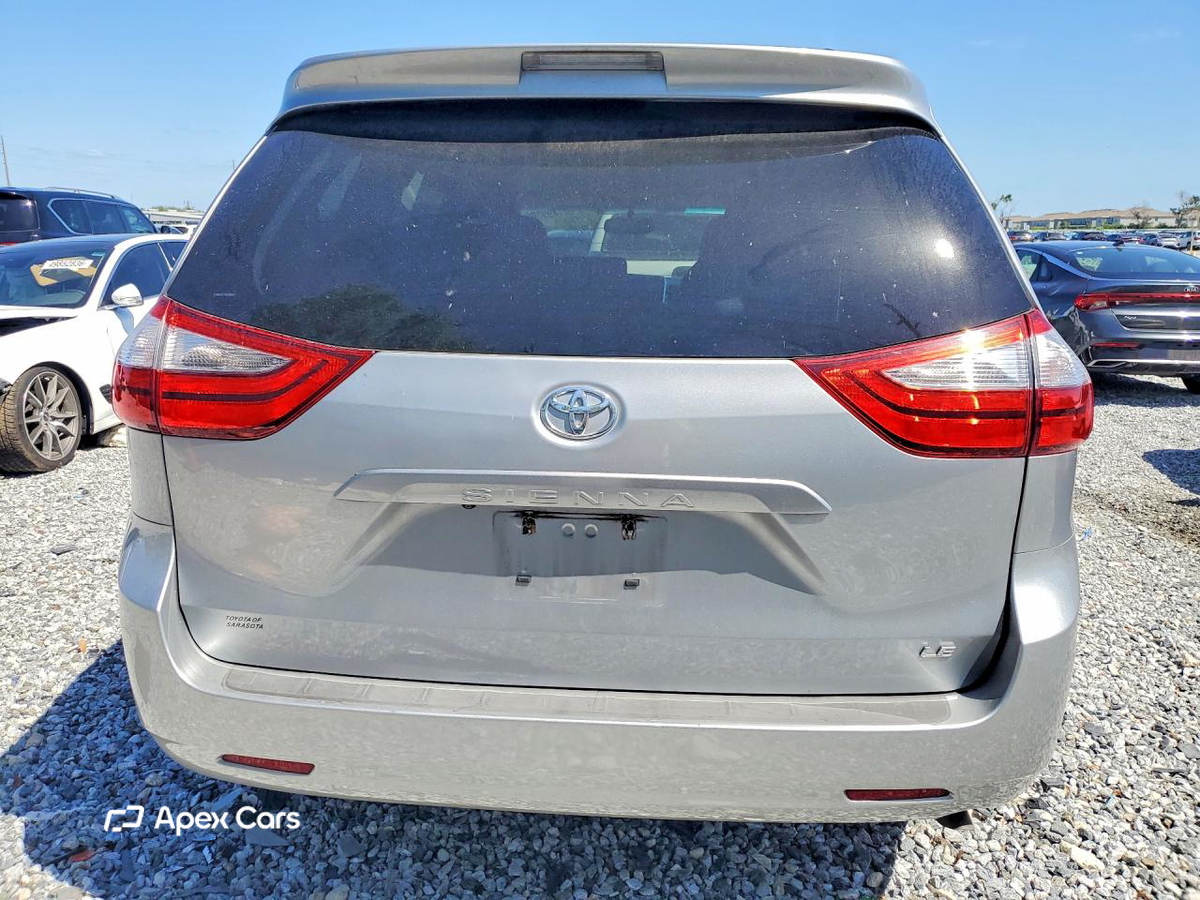 Toyota Sienna 2016