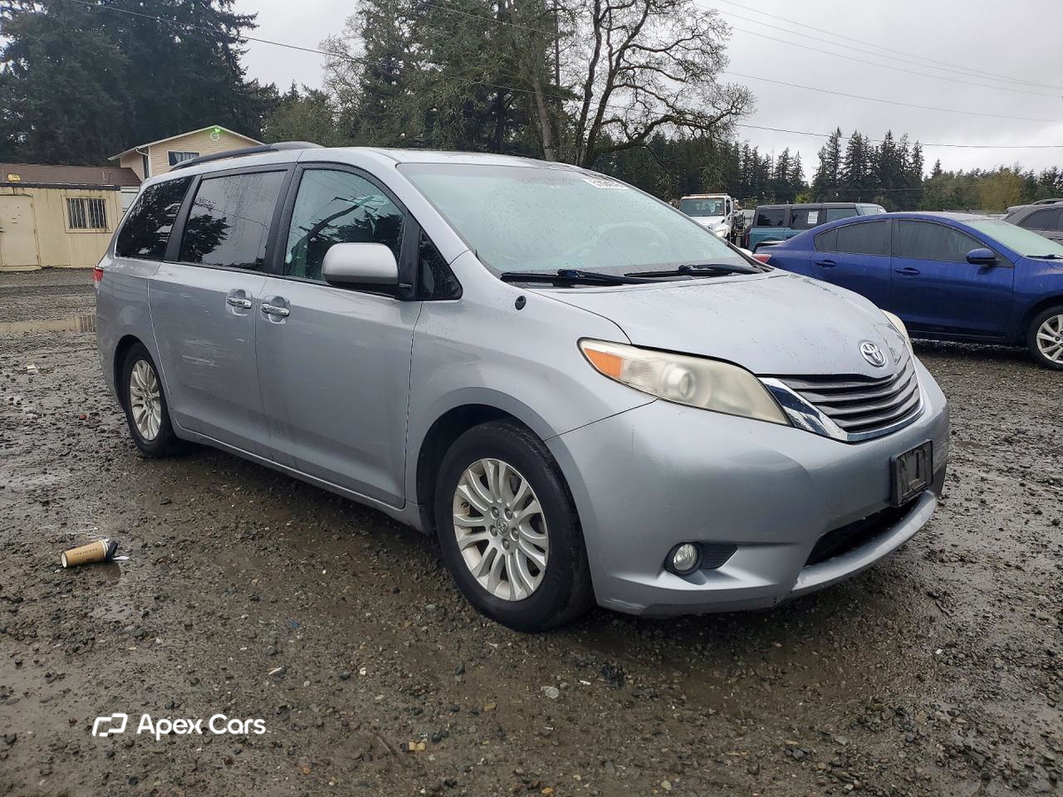 Toyota Sienna 2012