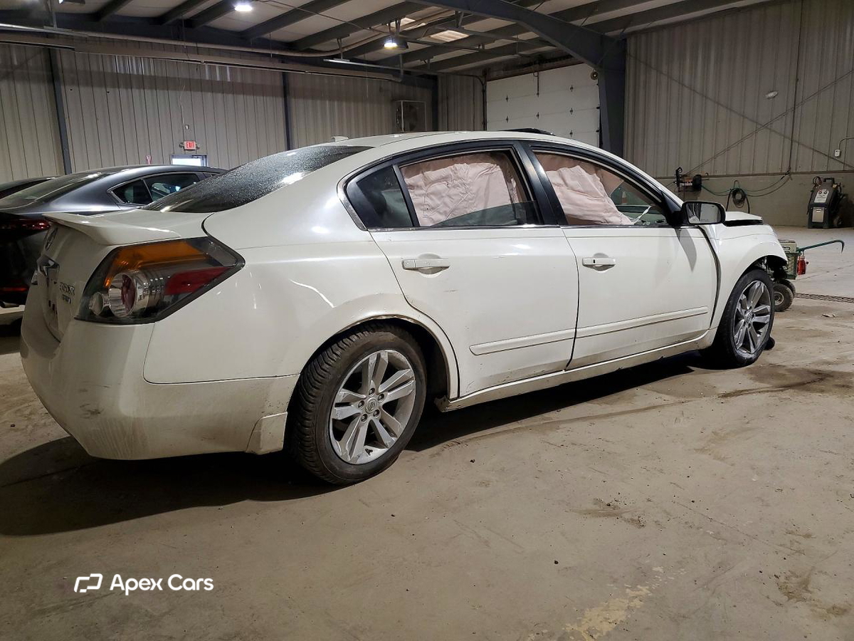 Nissan Altima 2012
