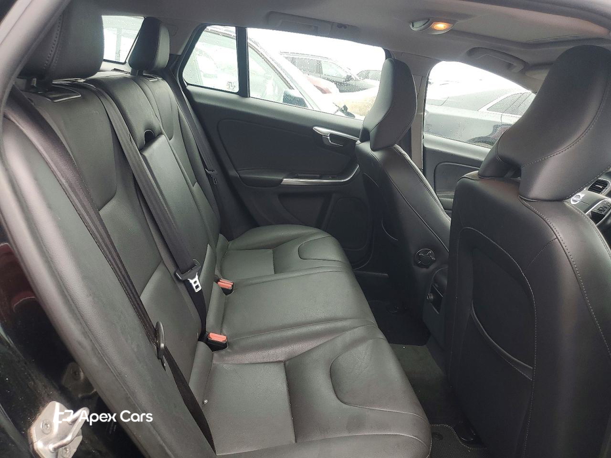 Volvo V60 2015