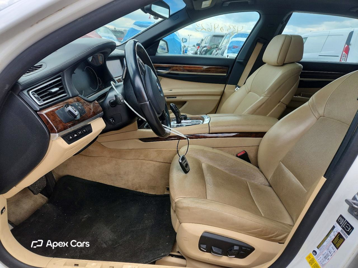 BMW Series 7 2015