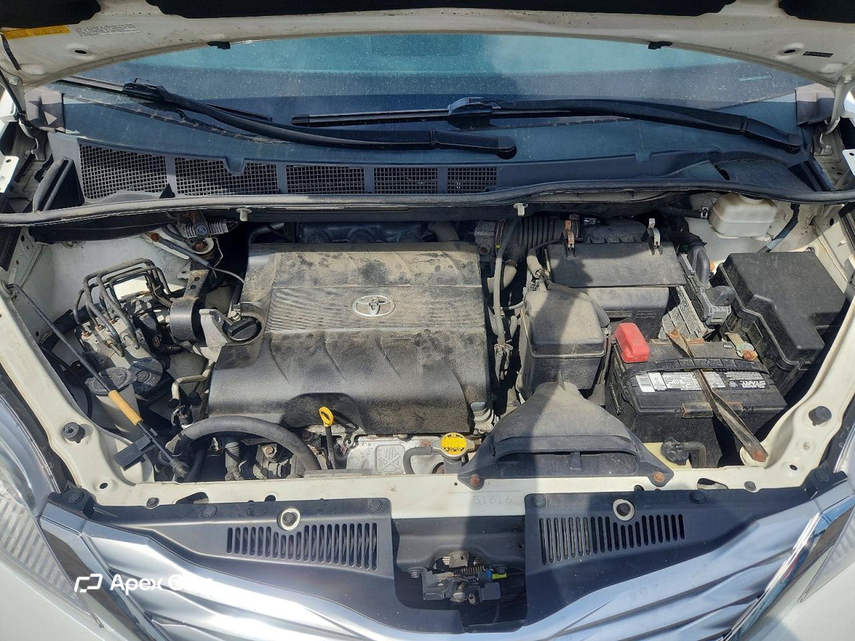 Toyota Sienna 2011