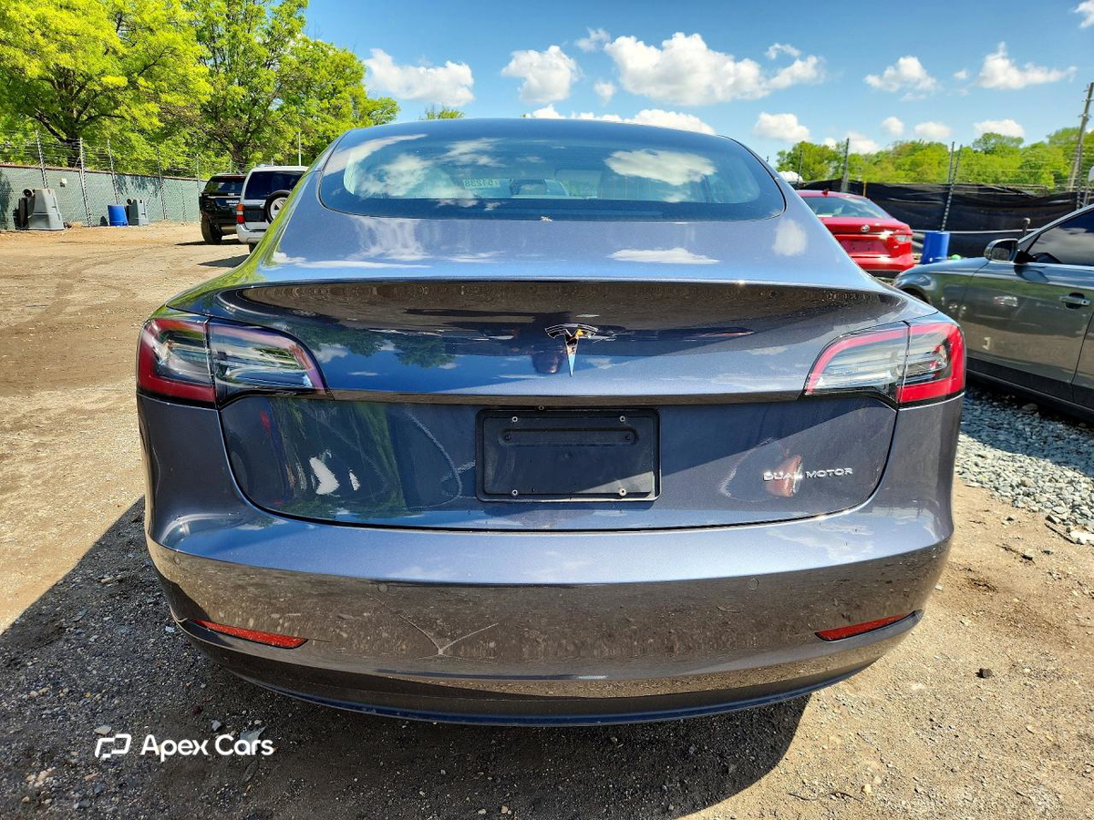 Tesla Model 3 2020