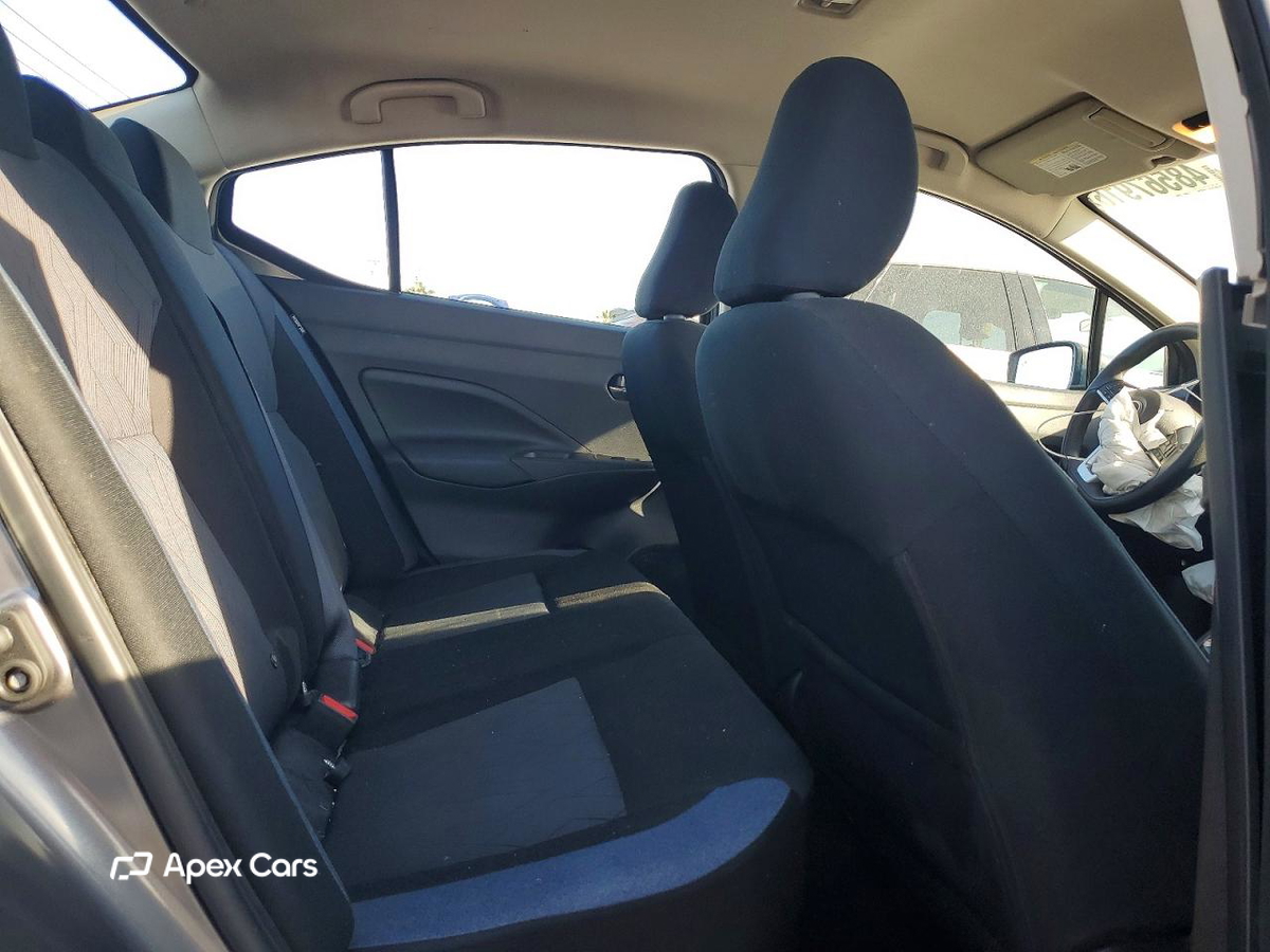 Nissan Versa 2025