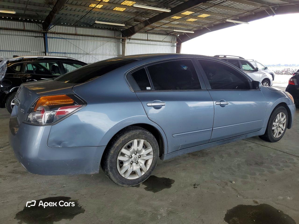 Nissan Altima 2012