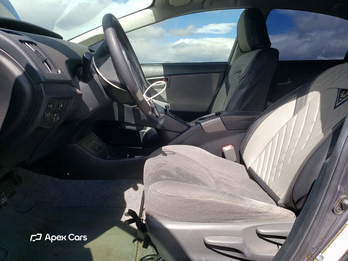Toyota Prius 2012