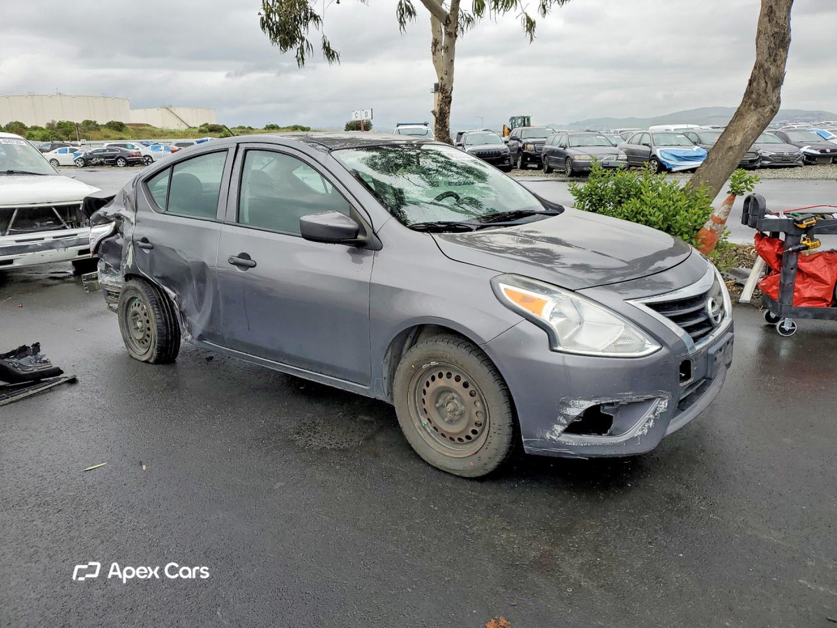 Nissan Versa 2016