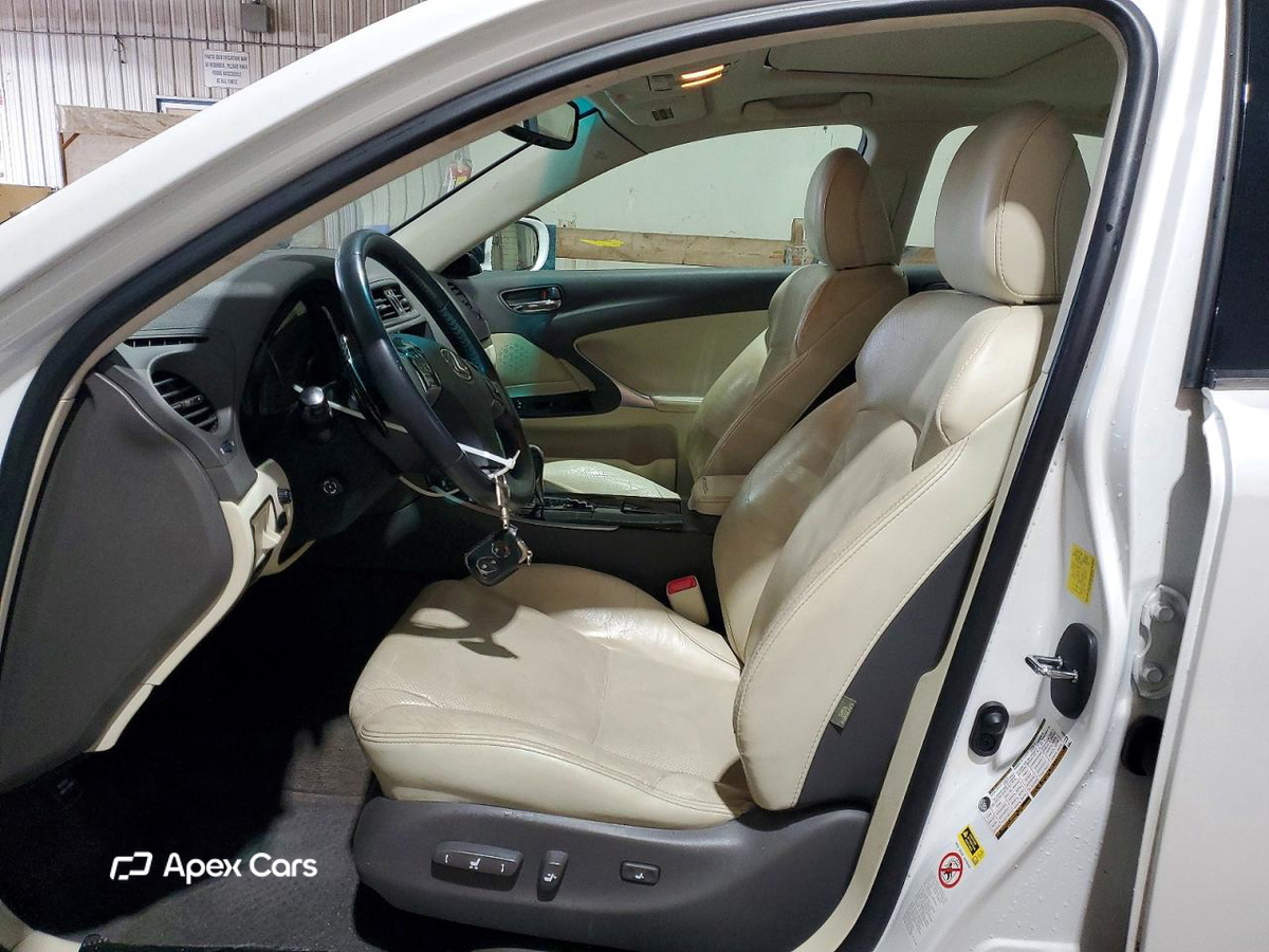Lexus IS 2011