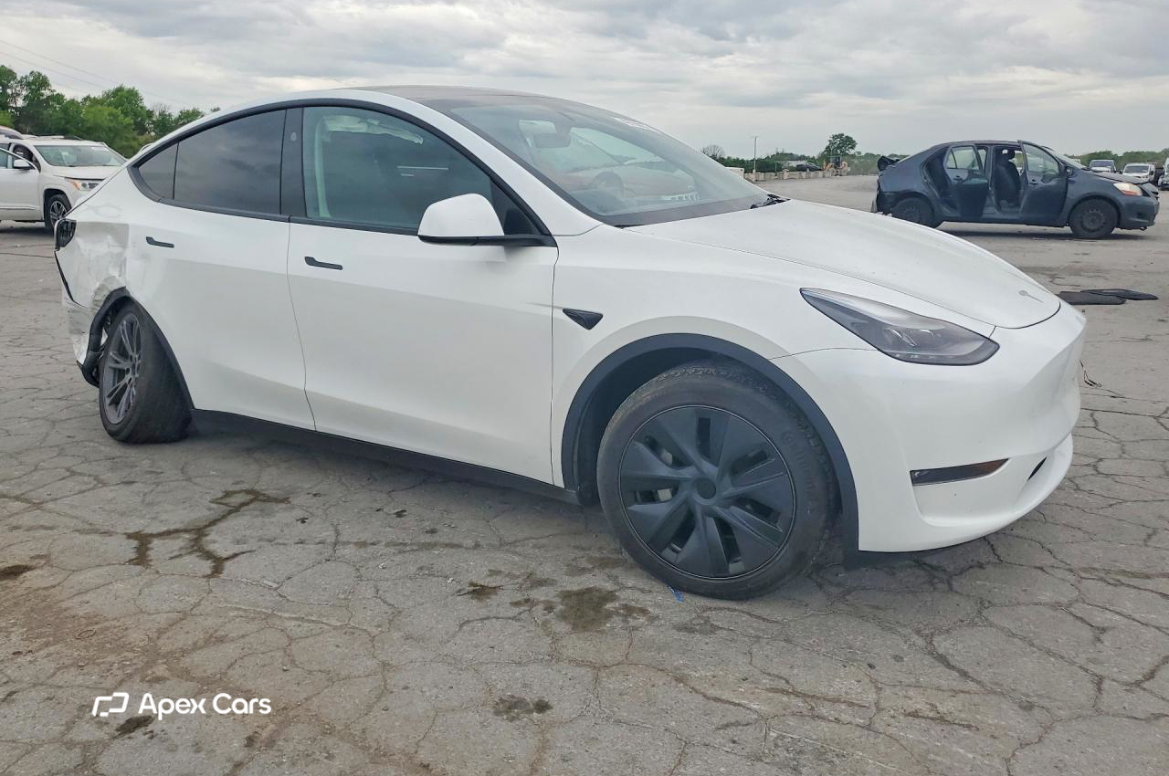 Tesla Model Y 2025