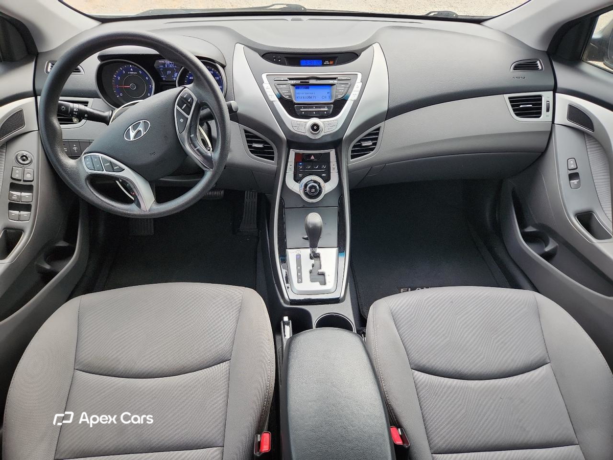 Hyundai Elantra 2012