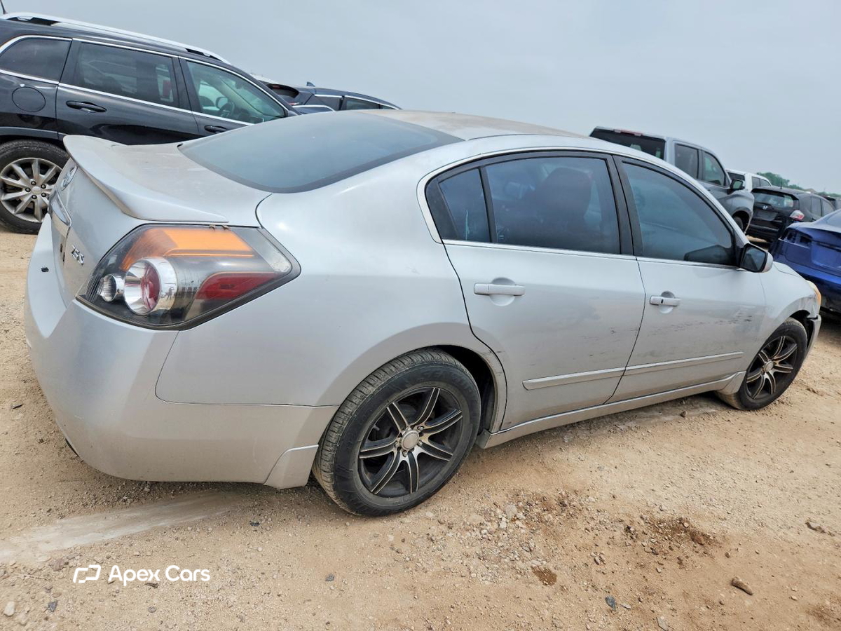 Nissan Altima 2011