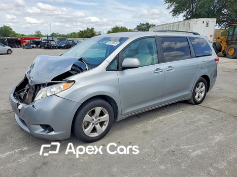 Toyota Sienna 2011 - Image 1 of 14
