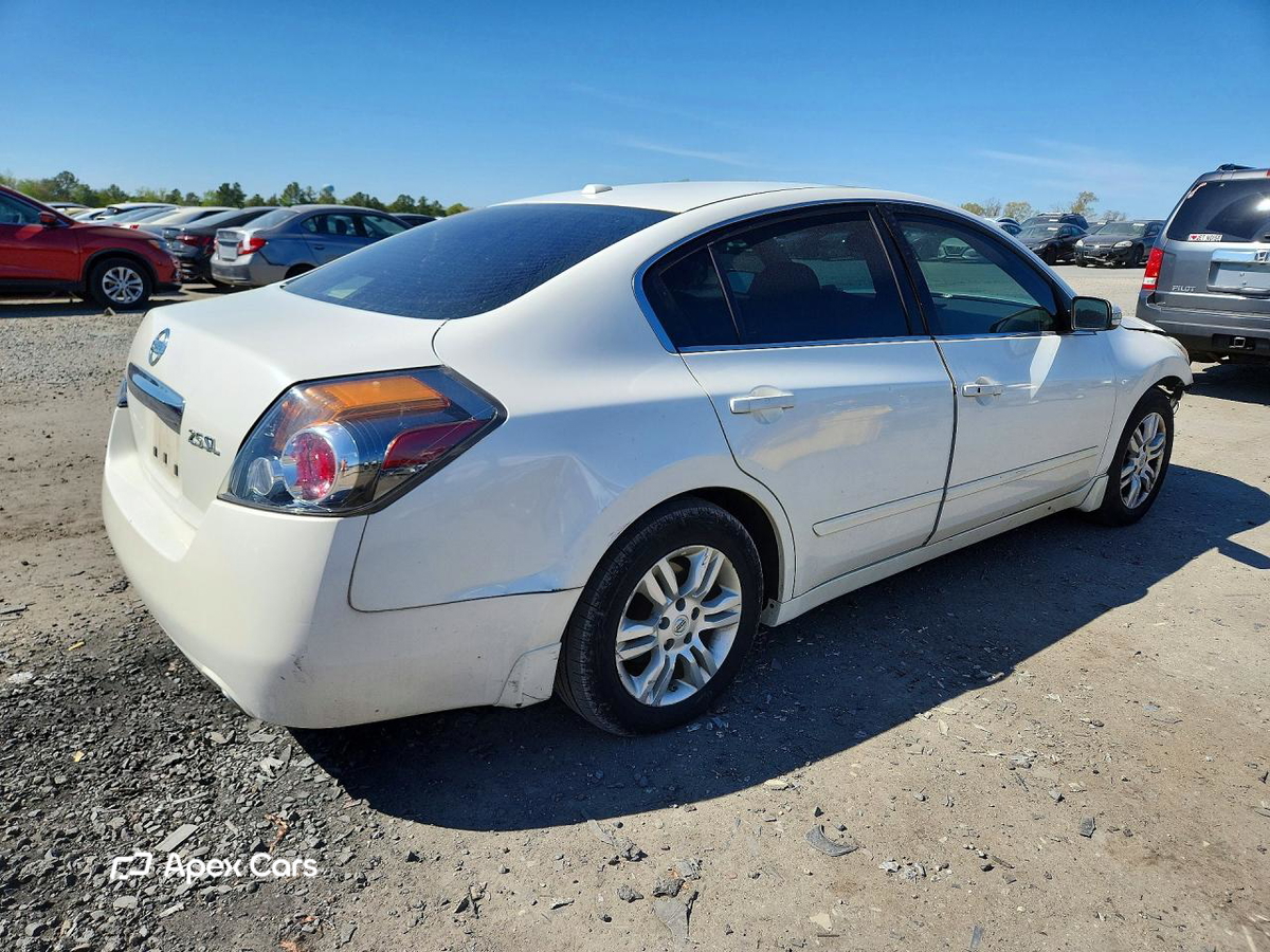 Nissan Altima 2010