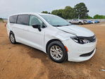 Chrysler Voyager 2024