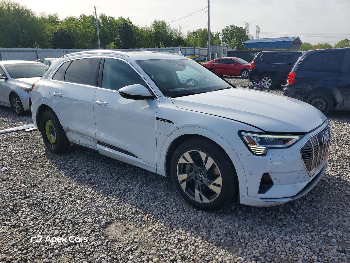 Audi e-tron 2022