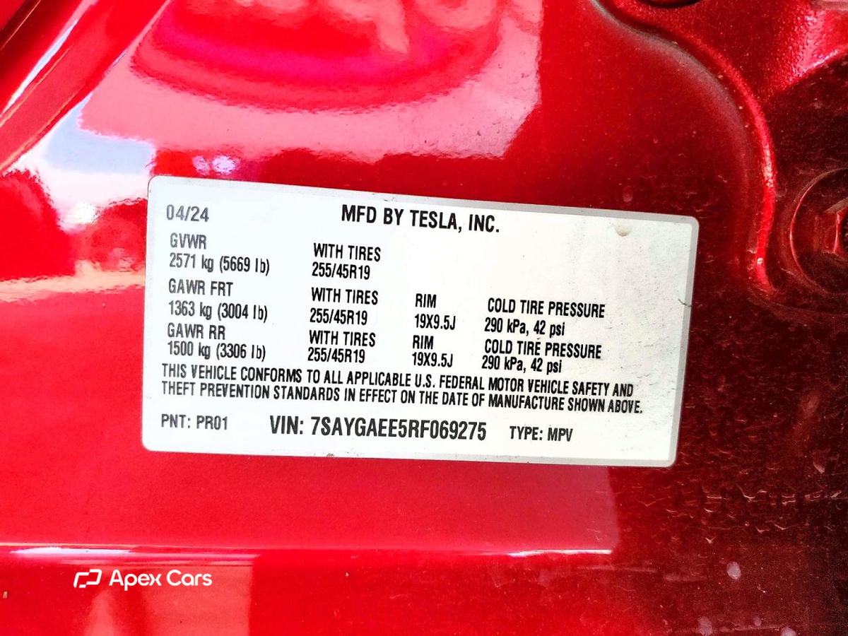 Tesla Model Y 2024