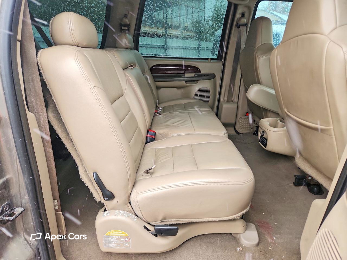 Ford Excursion 2004