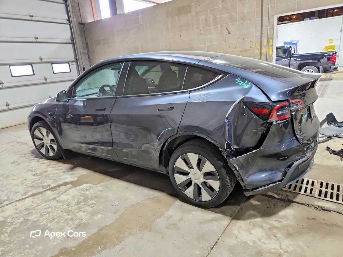Tesla Model Y 2024