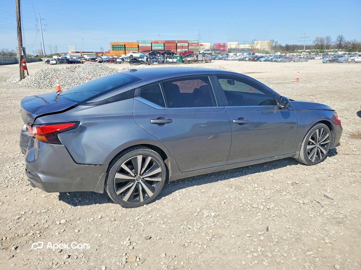 Nissan Altima 2020