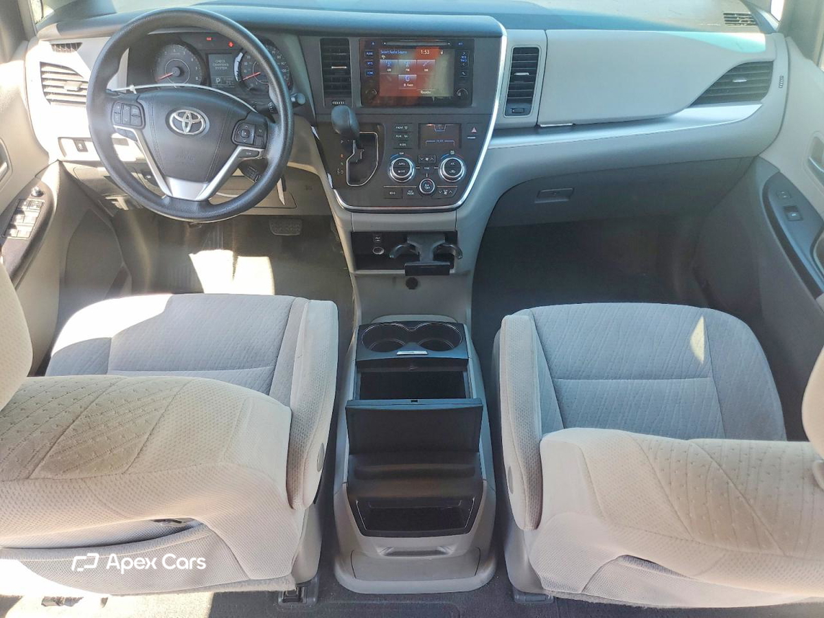 Toyota Sienna 2016