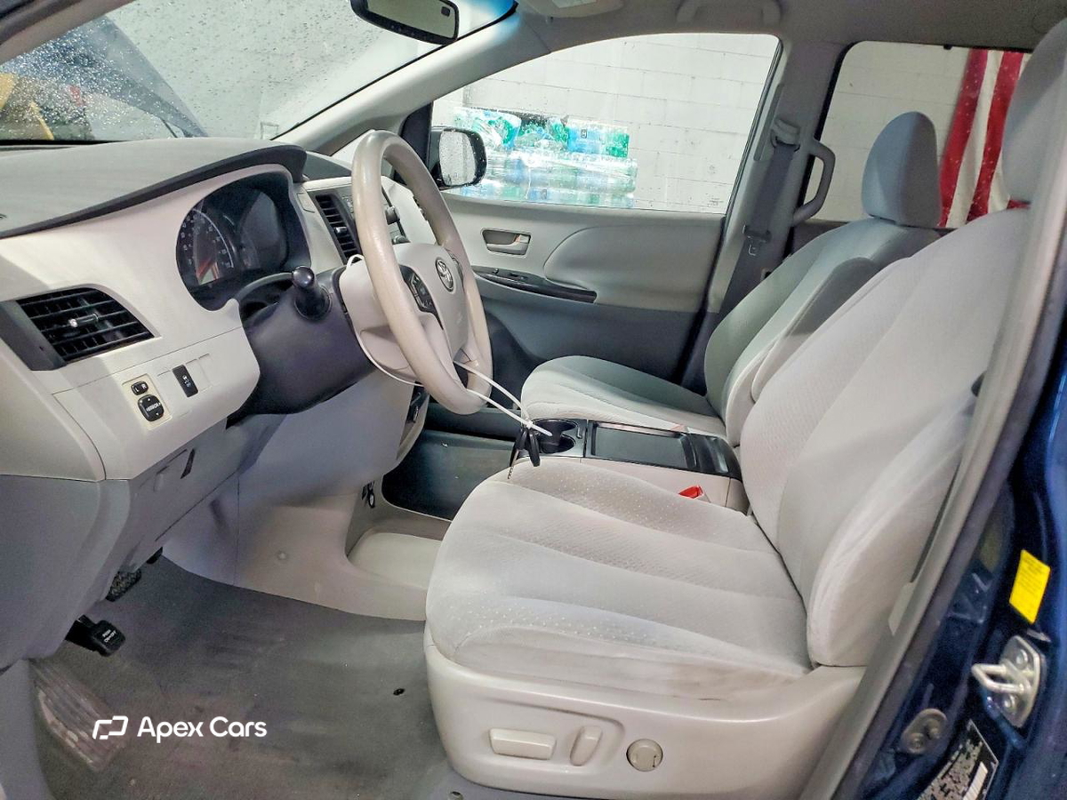 Toyota Sienna 2011