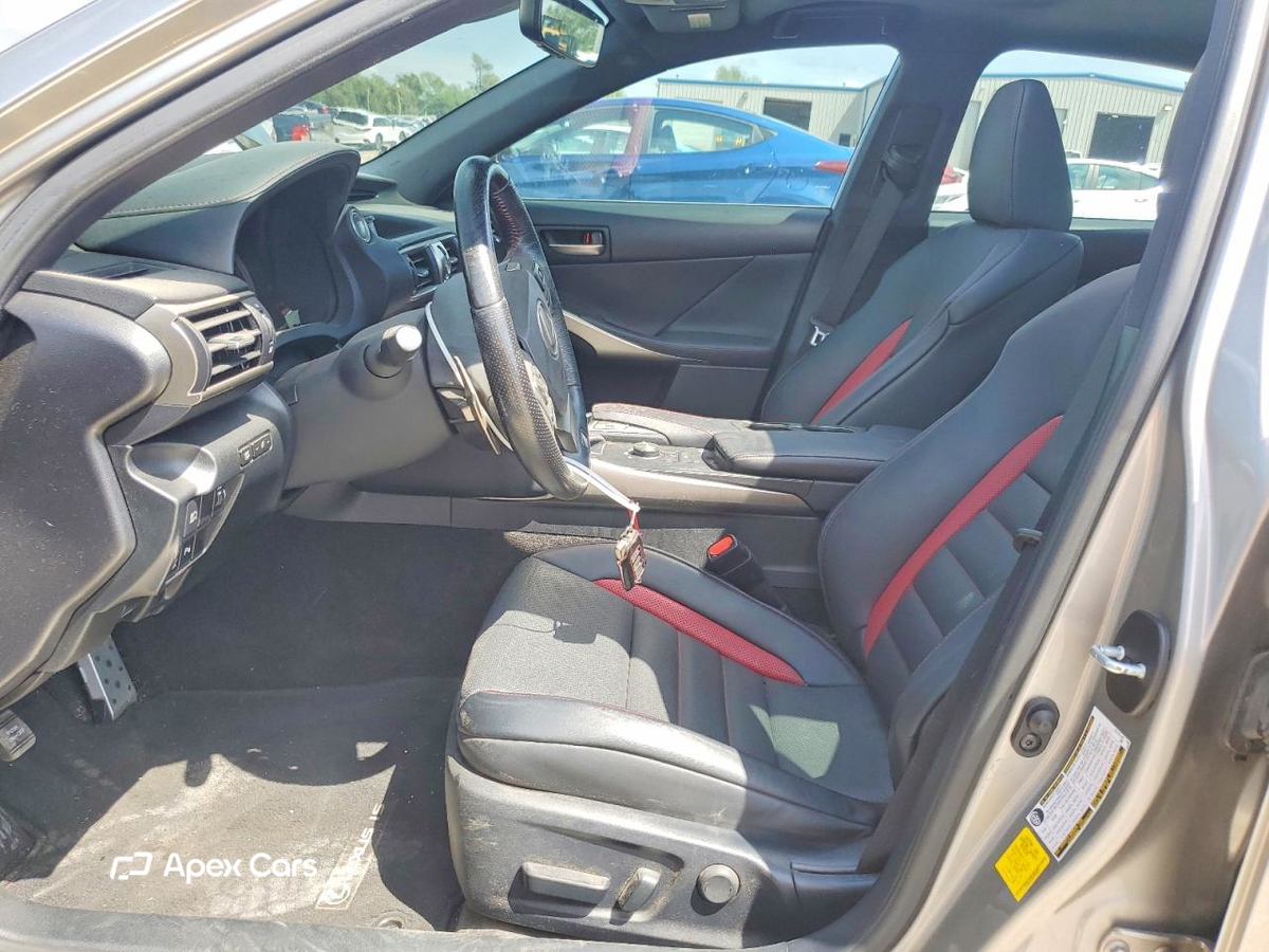 Lexus IS 2019