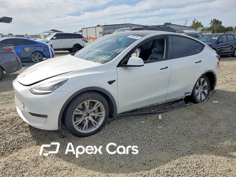 Tesla Model Y 2022 - Image 1 of 13